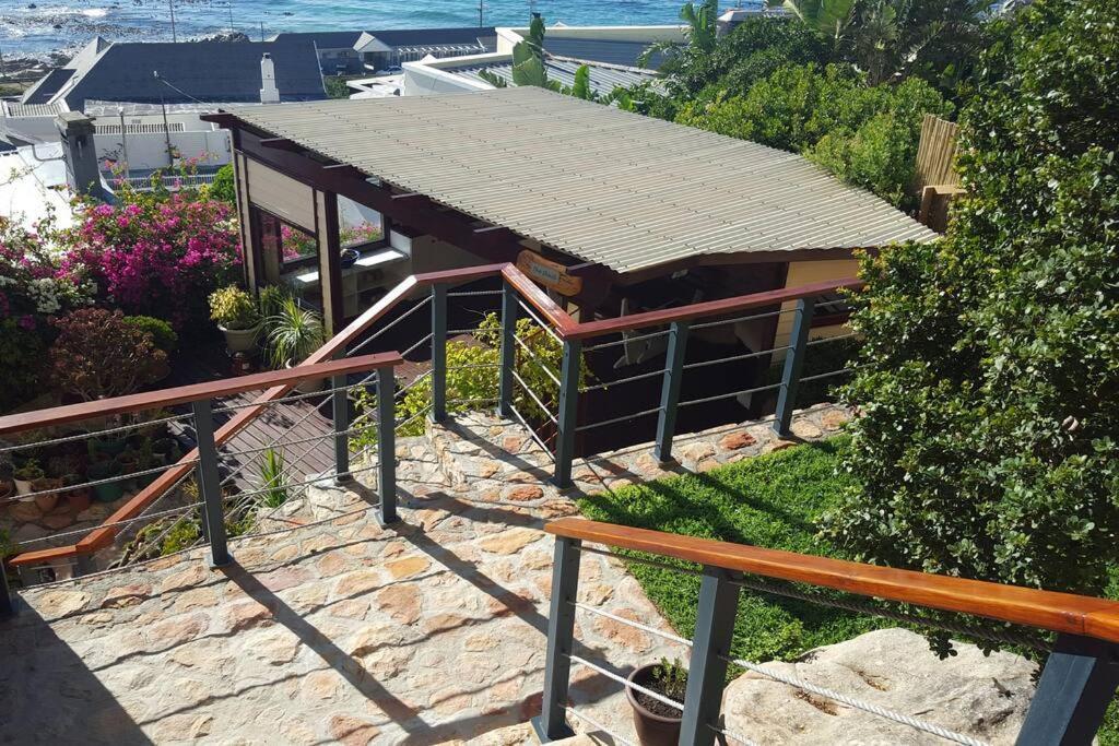 18 Steps - Seaside Cottage With Breathtaking Views Cape Town Exterior photo