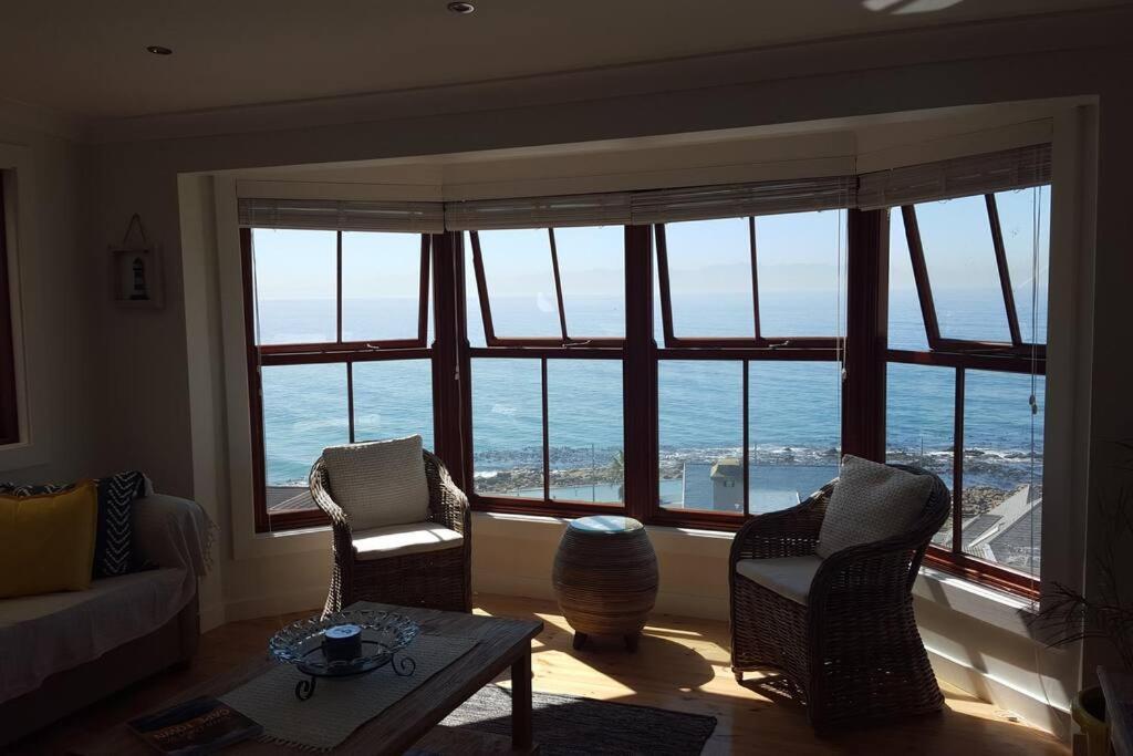 18 Steps - Seaside Cottage With Breathtaking Views Cape Town Exterior photo