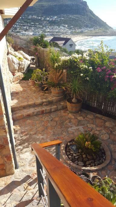18 Steps - Seaside Cottage With Breathtaking Views Cape Town Exterior photo
